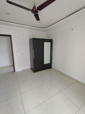 Room in 3 BHK Apartment at Rishita Manhattan, Gomti Nagar – for Rent