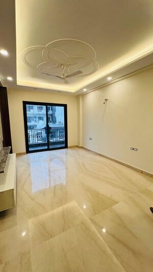 Room in 3 BHK Apartment at Unitech The Close North, Sector 50 – for Sale