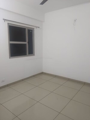 Room in 3 BHK Apartment at Gulshan Bellina, Sector 16 Greater Noida – for Rent