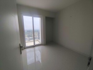 Room in 2 BHK Apartment at Eldeco Live By The Greens, Sector 150 – for Sale