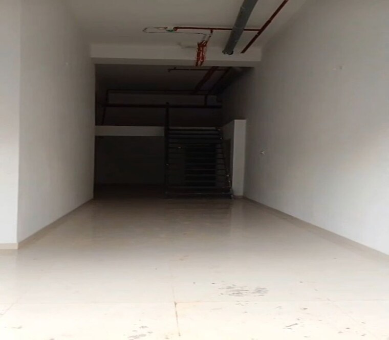 Team Area, dadar east Commercial Shop 370 Sq.Ft. In Dadar East Mumbai 10506006