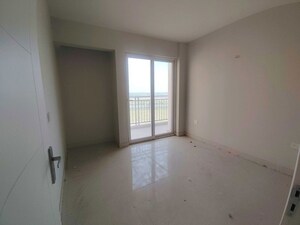 Room in 2 BHK Apartment at Eldeco Live By The Greens, Sector 150 – for Sale