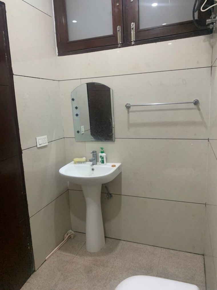 Bathroom, aerocity 3 Bedroom 250 Sq.Ft. Builder Floor In Aerocity Mohali 10506023