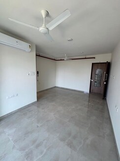 2 BHK + Pooja Room,Servant Room Apartment For Rent in Sheth Irene