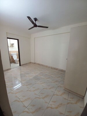 Room in 2 BHK Apartment at Apex Our Homes, Sector 37c – for Rent