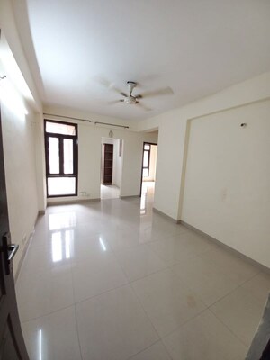 Room in 2 BHK Apartment at Apex Our Homes, Sector 37c – for Rent
