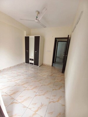Room in 2 BHK Apartment at Apex Our Homes, Sector 37c – for Rent