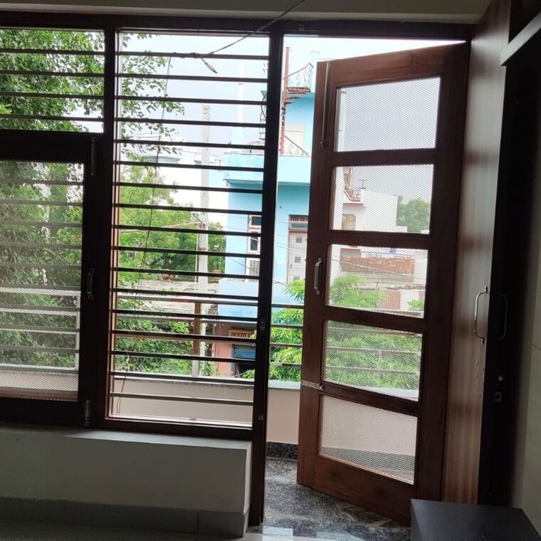 Room, sector 14 2 Bedroom 204 Sq.Yd. Builder Floor In Sector 14 Sonipat 10506064
