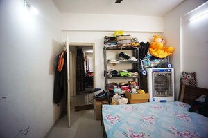 Room in 2 BHK Apartment at Ghatlodia – for Sale
