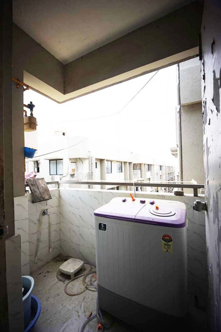 Balcony, ghatlodia 2 Bedroom 117 Sq.Yd. Apartment In Ghatlodia Ahmedabad 10506068