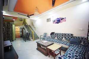 Living Room in 3 BHK Independent House at Krishna Nagar – for Sale