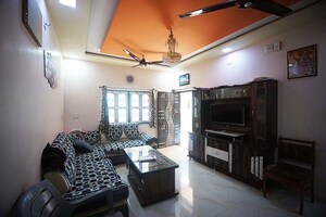 Living Room in 3 BHK Independent House at Krishna Nagar – for Sale
