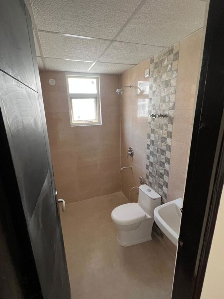 Bathroom, signature-global-premium-floors 3 Bedroom 1120 Sq.Ft. Apartment In Sohna Sector 36 Gurgaon 10506105