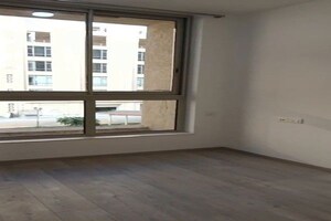 Room in 2.5 BHK Apartment at Hiranandani Obelia The Walk, Ghodbunder Road – for Rent