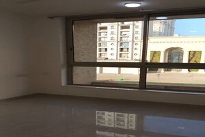 Room in 2.5 BHK Apartment at Hiranandani Obelia The Walk, Ghodbunder Road – for Rent