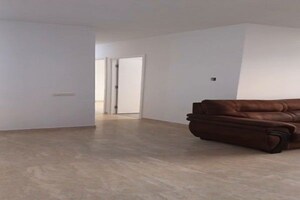 Room in 2.5 BHK Apartment at Hiranandani Obelia The Walk, Ghodbunder Road – for Rent