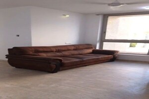Room in 2.5 BHK Apartment at Hiranandani Obelia The Walk, Ghodbunder Road – for Rent