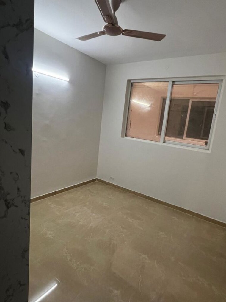 Room, signature-global-park-4-and-5 3 Bedroom 1120 Sq.Ft. Apartment In Sohna Sector 36 Gurgaon 10506120