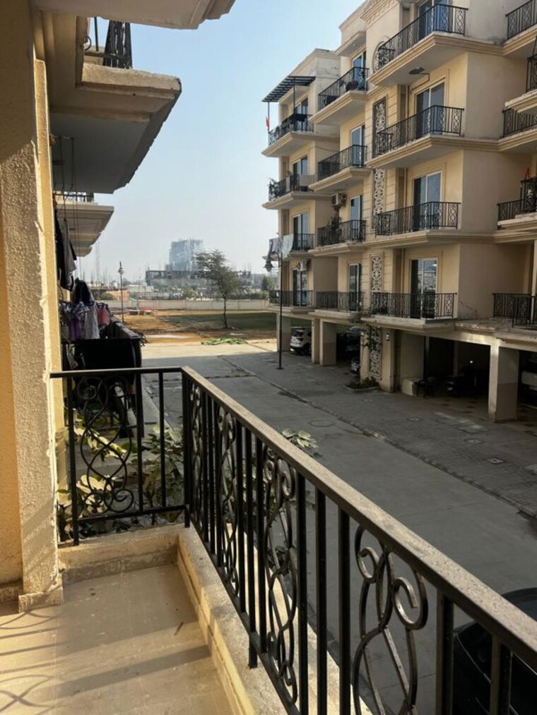 Balcony, signature-global-park-4-and-5 3 Bedroom 1120 Sq.Ft. Apartment In Sohna Sector 36 Gurgaon 10506120