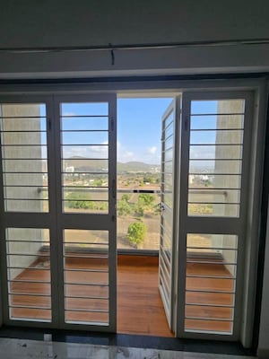 Room in 1 BHK Apartment at Kohinoor Sportsville, Hinjewadi – for Rent