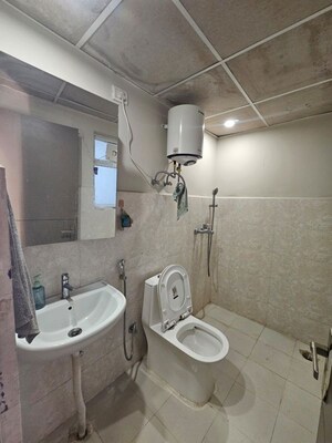 Bathroom in 2 BHK Builder Floor at Sector 62 – for Rent