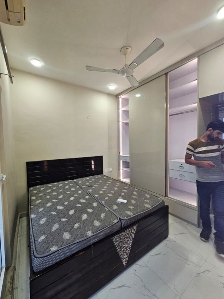 Kitchen, sector 62 2 Bedroom 1200 Sq.Ft. Builder Floor In Sector 62 Gurgaon 10506159