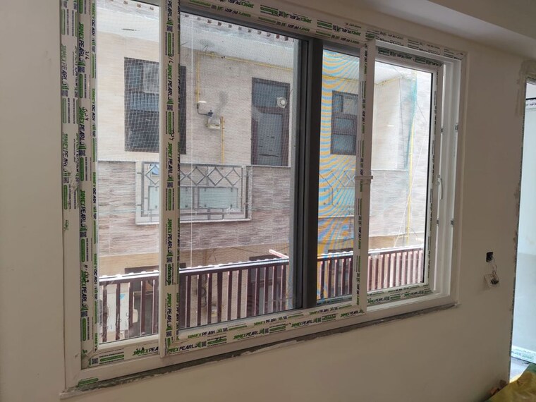 Room, east of kailash 3 Bedroom 1100 Sq.Ft. Builder Floor In East Of Kailash Delhi 10506186