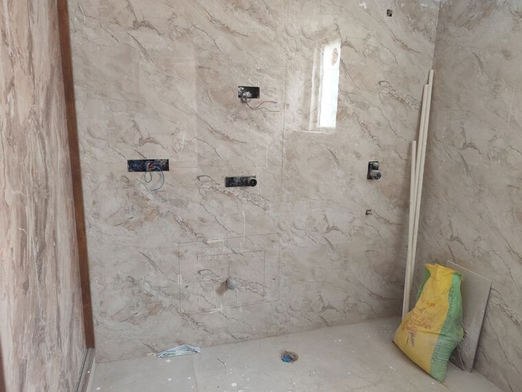 Bathroom, east of kailash 3 Bedroom 1100 Sq.Ft. Builder Floor In East Of Kailash Delhi 10506186