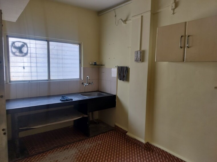 Kitchen, laxmi-tara-market 1 Bedroom 500 Sq.Ft. Apartment In Thergaon Pune 10506196