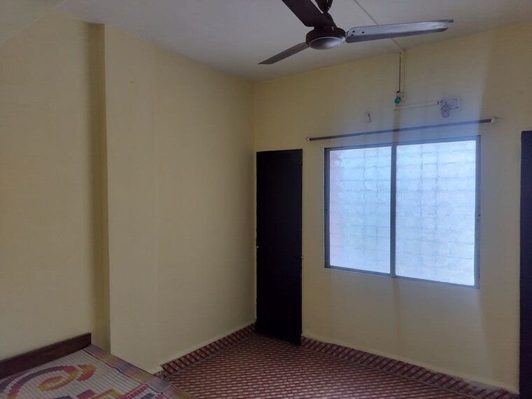 Room, laxmi-tara-market 1 Bedroom 500 Sq.Ft. Apartment In Thergaon Pune 10506196