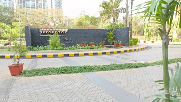 Exterior View, oberoi-realty-woods 2.5 Bedroom 950 Sq.Ft. Apartment In Goregaon East Mumbai 10506116