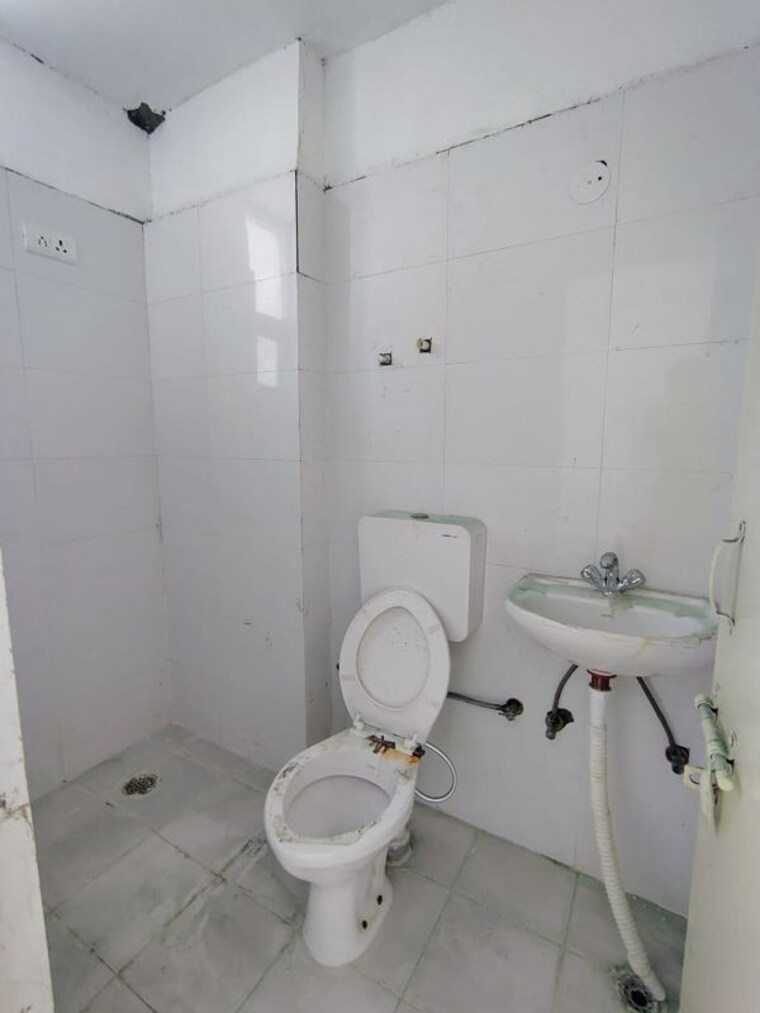 Bathroom, adore-happy-homes-exclusive 3 Bedroom 645 Sq.Ft. Apartment In Sector 86 Faridabad 10506209
