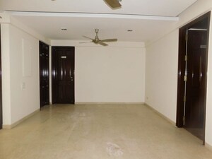 Room in 6 BHK Villa at ATS Paradiso, Chi Iv Greater Noida – for Rent