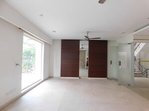 Room in 6 BHK Villa at ATS Paradiso, Chi Iv Greater Noida – for Rent