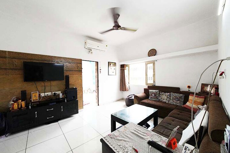 Living Room, maninagar 2 Bedroom 110 Sq.Yd. Apartment In Maninagar Ahmedabad 10506231