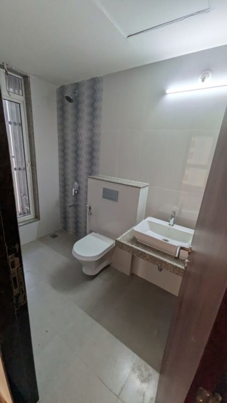 Bathroom, sheth-montana 3 Bedroom 1100 Sq.Ft. Apartment In Mulund West Mumbai 10506234