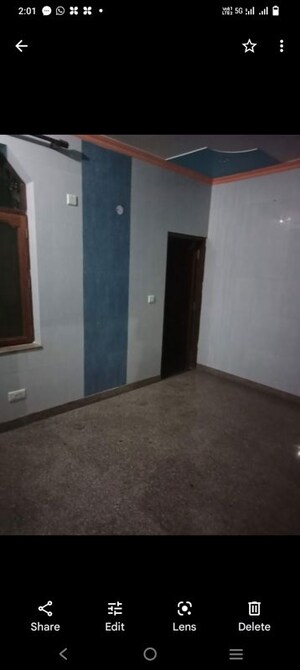 Room in 3 BHK Builder Floor at Sector 7 – for Rent