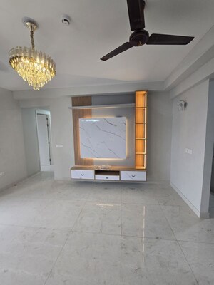 Room in 3 BHK Apartment at Eldeco Live By The Greens, Sector 150 – for Sale