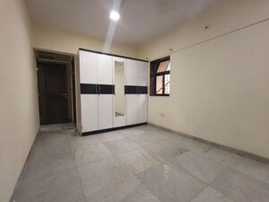 Room in 2 BHK Apartment at Hiranandani Gardens Tulip, Powai – for Rent