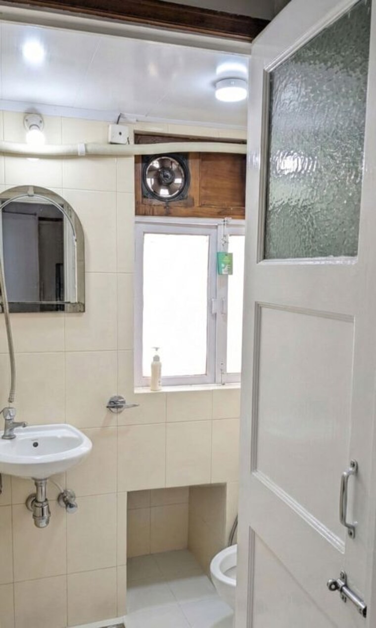 Bathroom, chembur Commercial Office Space 325 Sq.Ft. In Chembur Mumbai 10506265