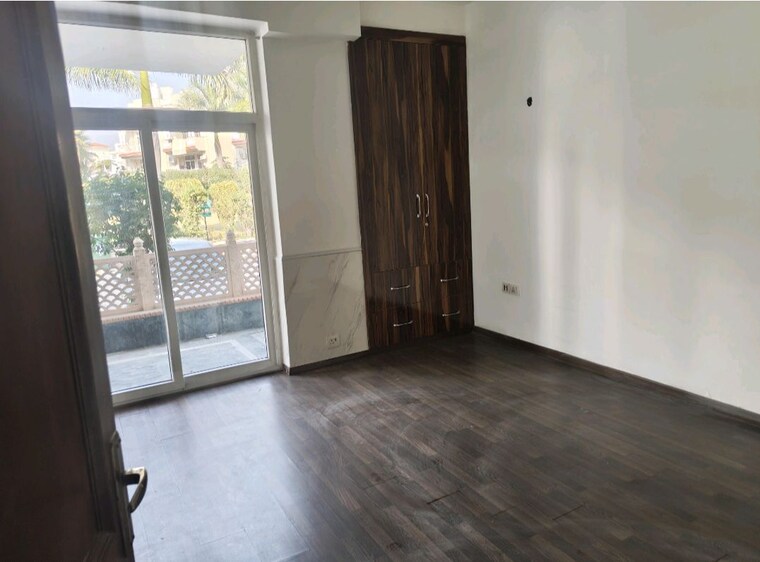 Room, ss-almeria 3.5 Bedroom 2000 Sq.Ft. Apartment In Sector 84 Gurgaon 10506276