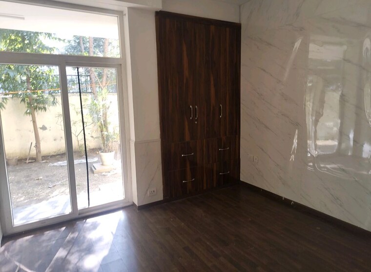 Room, ss-almeria 3.5 Bedroom 2000 Sq.Ft. Apartment In Sector 84 Gurgaon 10506276
