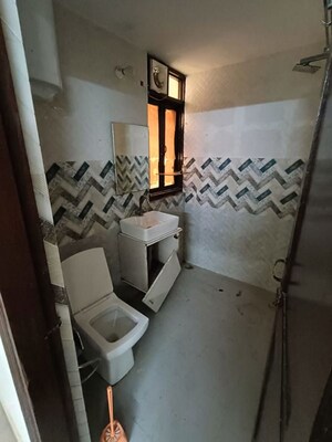 Team Area in 3 BHK Apartment at Dwarka – for Rent