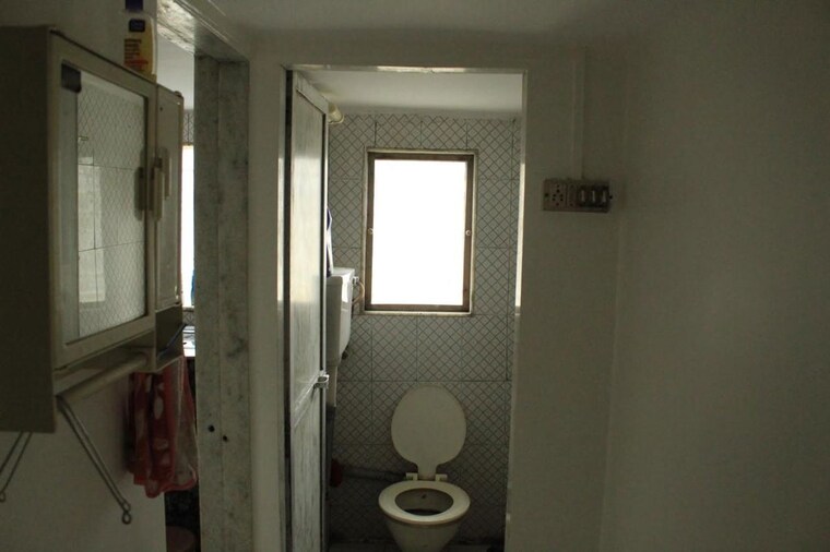 Bathroom, balkrishna-bhavan-chs 1 Bedroom 460 Sq.Ft. Apartment In Goregaon West Mumbai 10506331