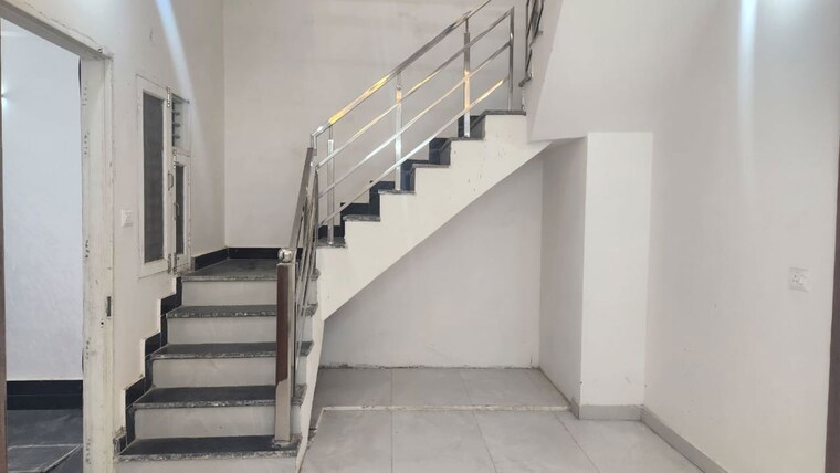 undefined, vaidpura 3.5 Bedroom 2088 Sq.Ft. Villa In Vaidpura Greater Noida 10506380
