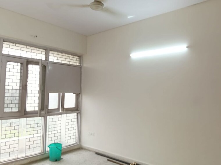 Room, sector 12 dwarka 3 Bedroom 1800 Sq.Ft. Apartment In Sector 12 Dwarka Delhi 10506387