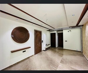 Furnished Amenities in 4 BHK Apartment at Dwarka – for Rent
