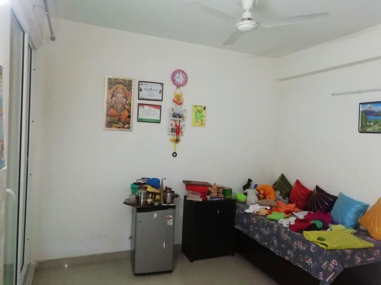 Bedroom, mahaluxmi-green-mansion 2 Bedroom 1050 Sq.Ft. Apartment In Zeta I Greater Noida Greater Noida 10506412
