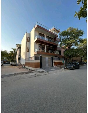 5 BHK Independent House – Exterior View View at Sector 41 - for Sale