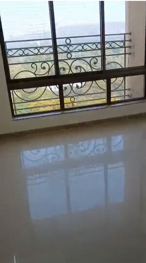 Bedroom in 2.5 BHK Apartment at Raheja Acropolis, Deonar – for Rent